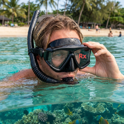 Myopia snorkel mask in use